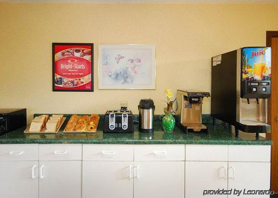 Travelodge By Wyndham Forsyth Restaurante foto